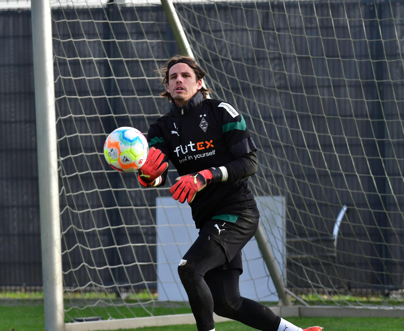 网页版登录入口-门兴格拉德巴赫训练开放日,窗口期刷新队史纪录引欢呼,国王杯在即,资深球员宣示担当的简单介绍