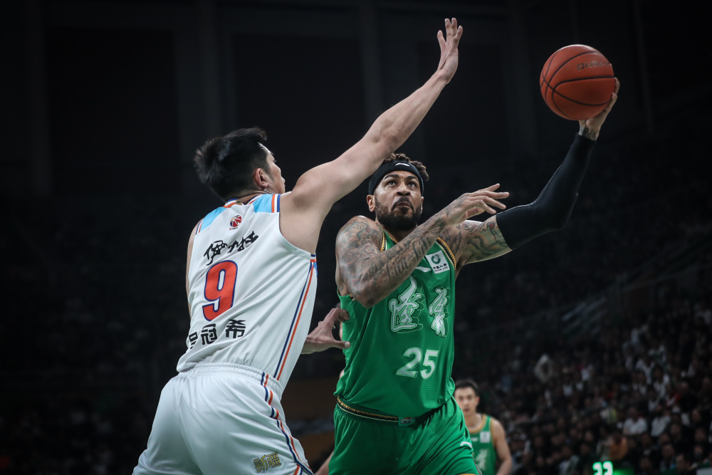 kaiyun 官网-太狠了！俄克拉荷马雷霆围绕足总杯绝杀压哨清晨辽宁本钢备战CBA常规赛，今夜皇家社会更衣室发声的简单介绍